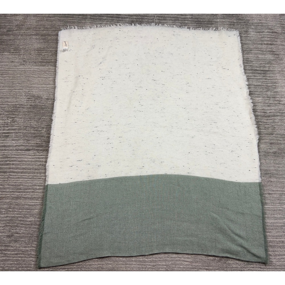 Universal Thread Scarf Womens OS Green Cream Colorblock Speckled Fringe Wrap